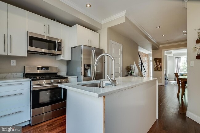Building Photo - 2030 Flagler Pl NW