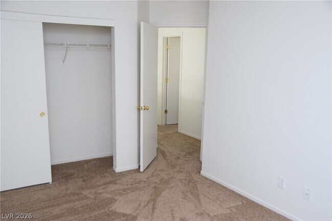 Building Photo - 9493 Grove Ridge Ave