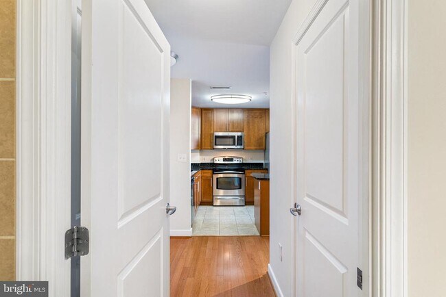 Building Photo - 155 Potomac Passage