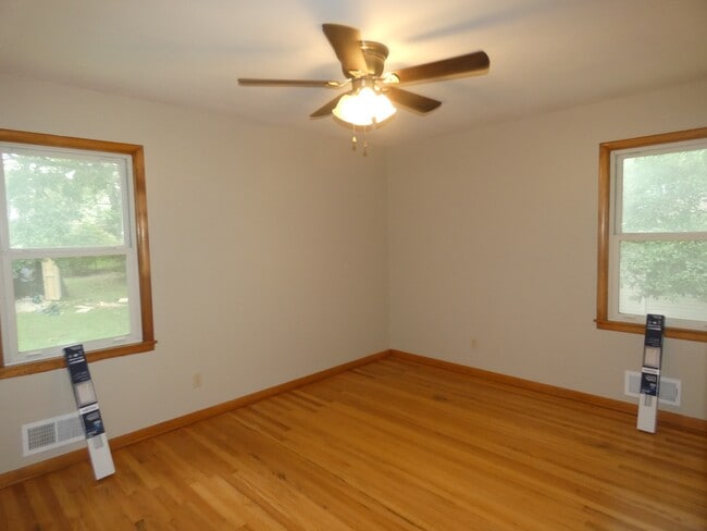 Building Photo - 1402 NE 67th St