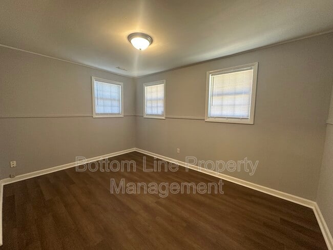 Building Photo - 1261 Thelbert Dr