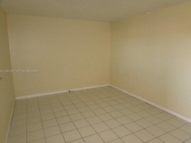 Building Photo - 5100 SW 41st St