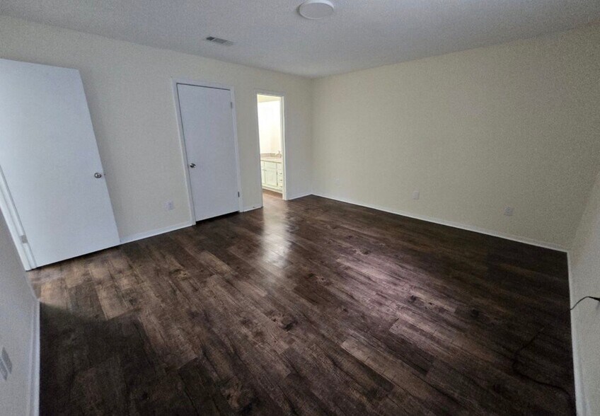 Building Photo - 101B Los Palachios Ct