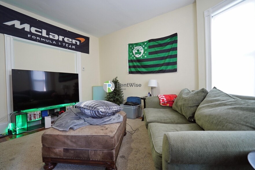 Building Photo - 795 Columbia Rd