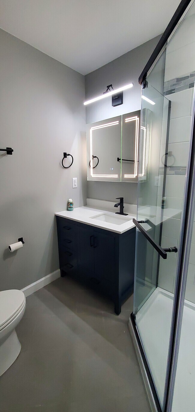 Building Photo - 4034 Abbey Park Way