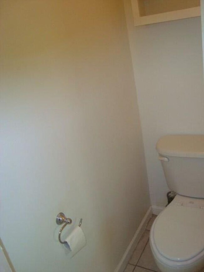 Building Photo - Ready to Rent!