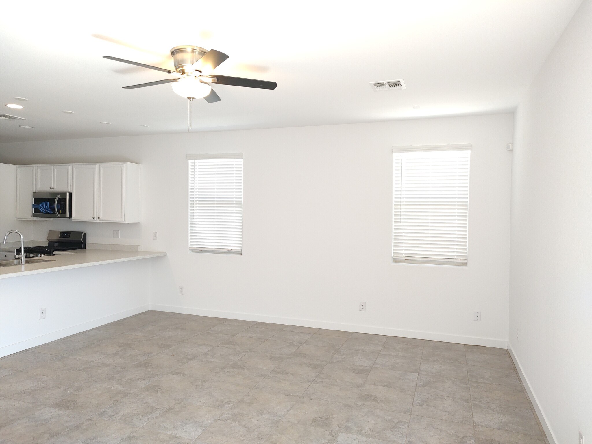 Building Photo - 6317 W Raymond St