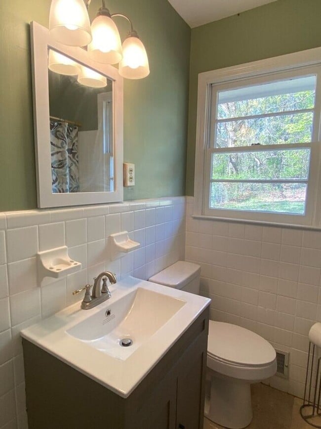 Building Photo - Beautiful Brick Ranch on Expansive Private Lot Near Athens