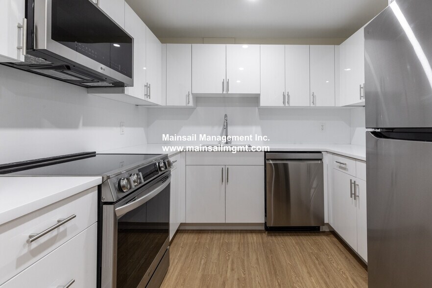 Building Photo - 109-111 Tremont St. Unit 110