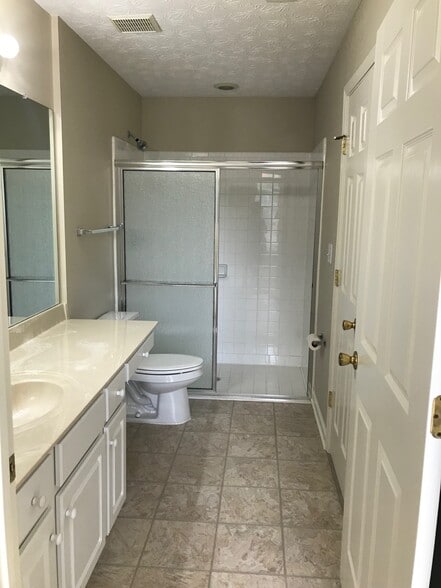 Building Photo - 4402 Orchard Trce