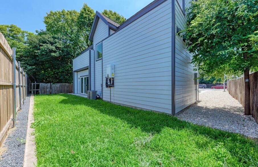 Building Photo - 502 Tillery St