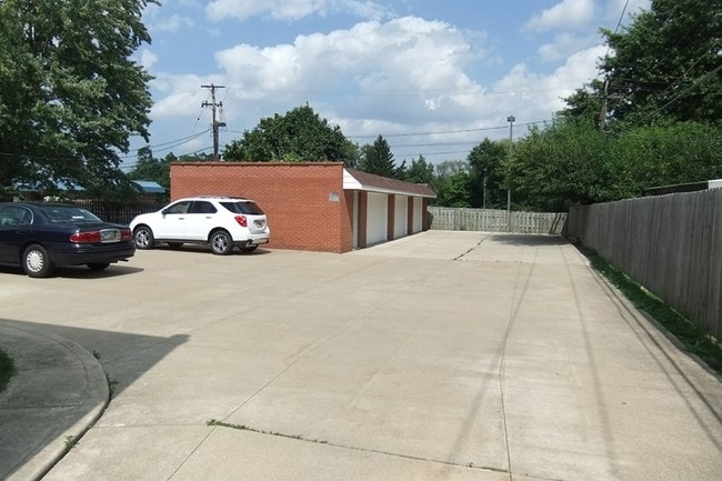 Building Photo - 6403 Kingsdale Blvd