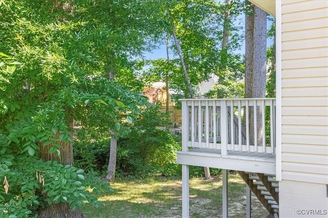 Building Photo - 112 E Highland Ct