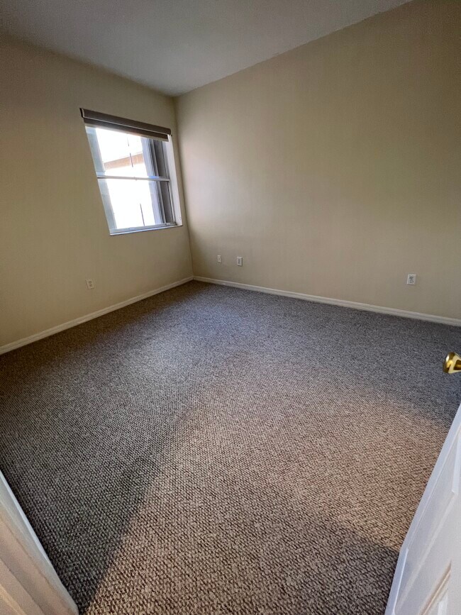 Building Photo - 6360 NW 114th Ave