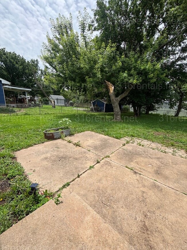 Building Photo - 1423 Terrace Dr