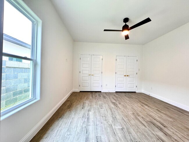 Building Photo - 1405 Eagles Ln