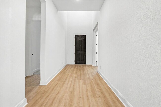 Building Photo - 104 Rocky River Rd