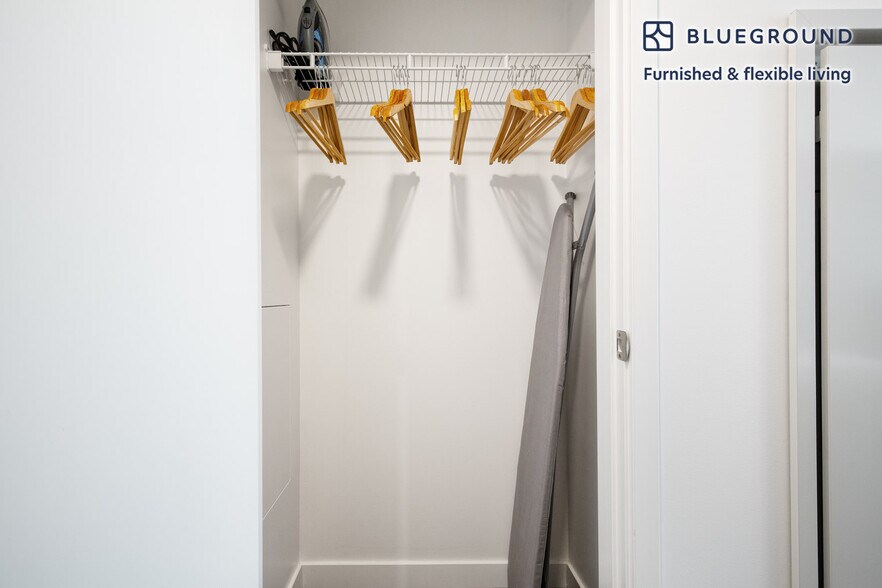 Building Photo - 2116 4th Ave