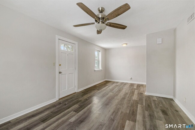 Building Photo - 3 New Hampshire Dr