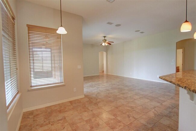 Building Photo - 1185 Dromin Ln