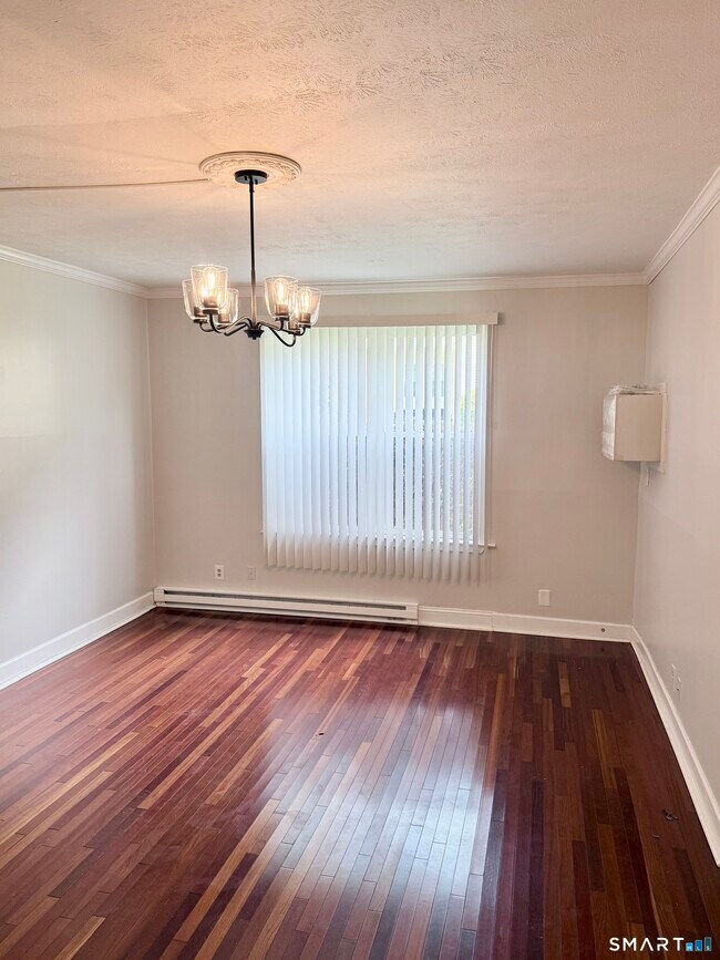 Building Photo - 801 Pleasant Valley Rd