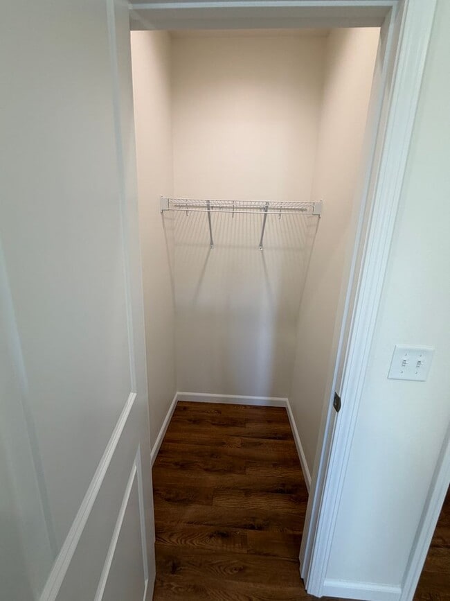 Building Photo - 3 Bedroom | 2 Bathroom | 1 Car Garage | Springfield MO!