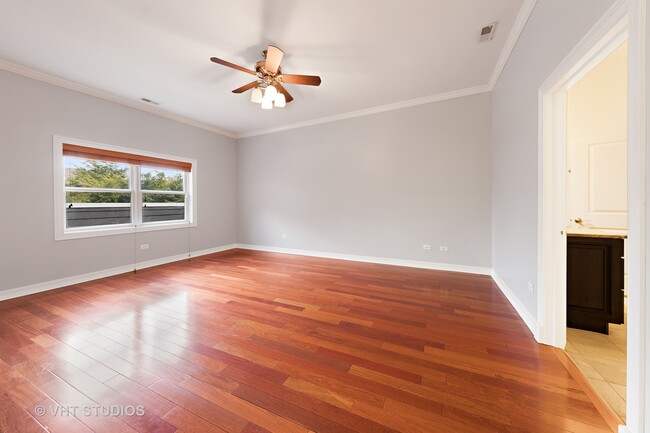 Building Photo - 11053 S Lawndale Ave
