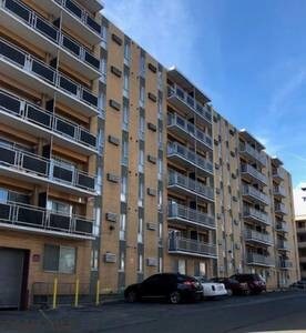 Building Photo - 200 Highland Ave