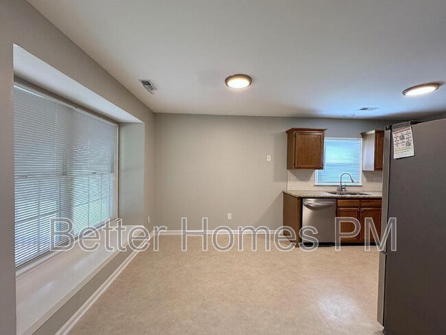 Building Photo - 1403 Buckhorn Rd