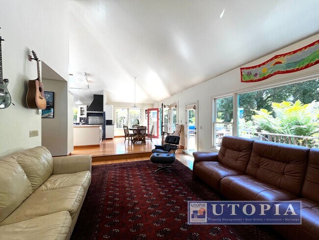 Building Photo - Beautiful, custom finished home in Aptos, ...