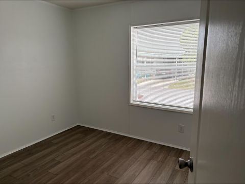 Building Photo - 6100 Madeira Ave