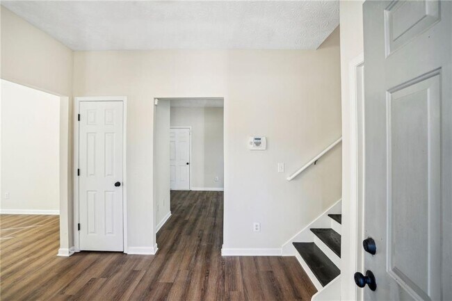 Building Photo - 4593 Parkway Cir