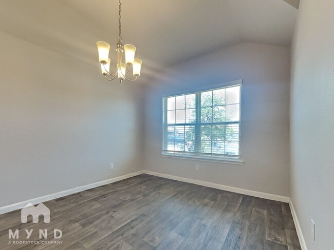 Building Photo - 3210 Sumac Dr