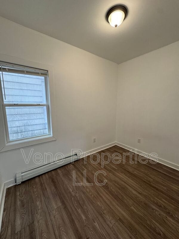 Building Photo - 5 Marshall St