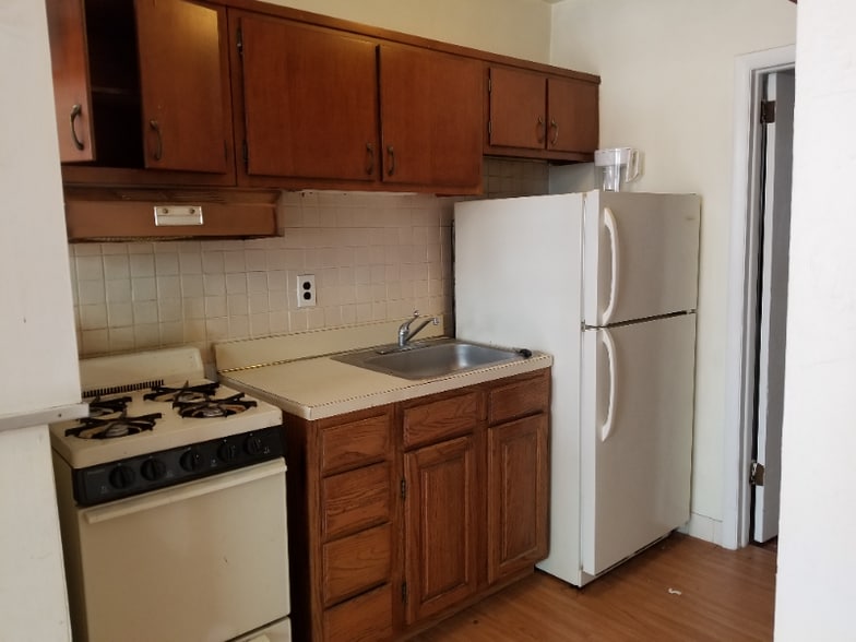 Building Photo - 1123 Spruce St