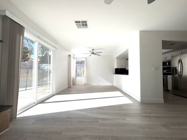 Building Photo - 9449 Amber Valley Ln