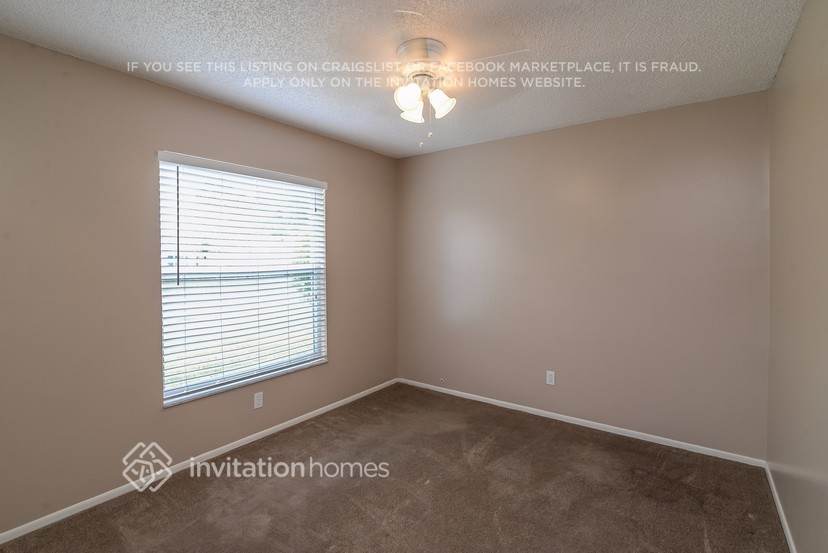 Building Photo - 6017 61st Ct E