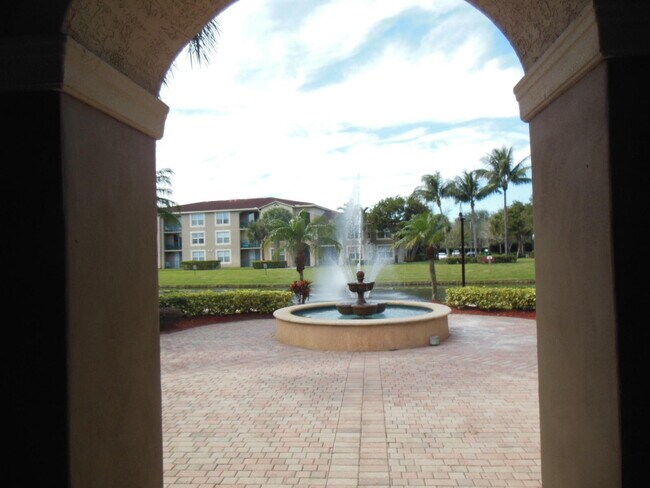 Building Photo - 15025 Michelangelo Blvd