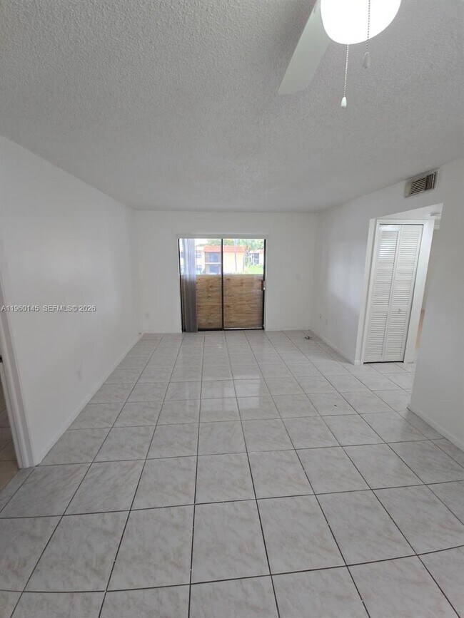 Building Photo - 9718 Hammocks Blvd