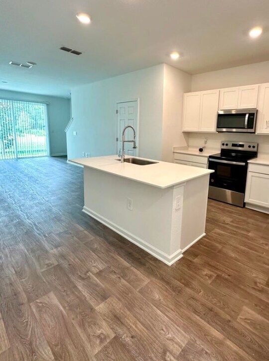 Building Photo - 12750 Barrack Ln