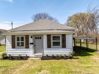 Building Photo - FREE MONTH RENT! Freshly Updated 3 Bedroom House