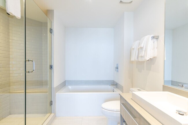 Building Photo - 4010 S Ocean Dr