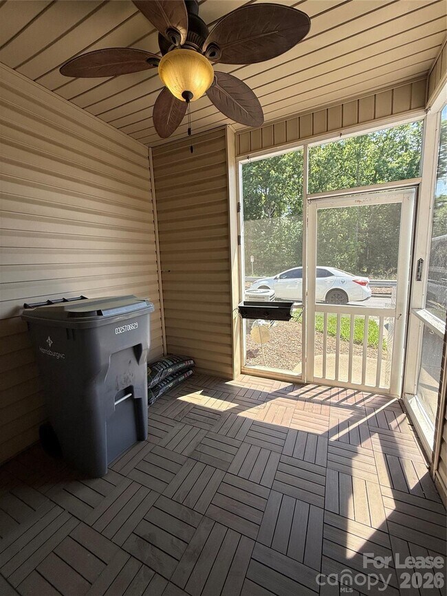 Building Photo - 5675 Stafford Rd