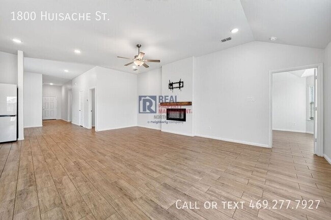 Building Photo - 1800 Huisache St
