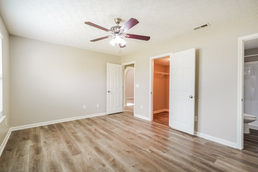 Building Photo - 4880 Grimm Dr