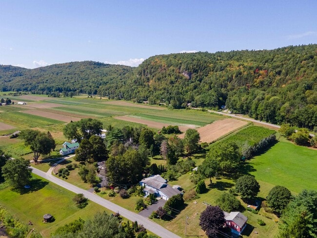 Building Photo - 636 Old Connecticut River Rd