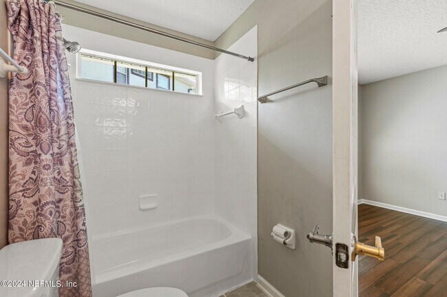 Building Photo - 1892 Vista Lakes Dr