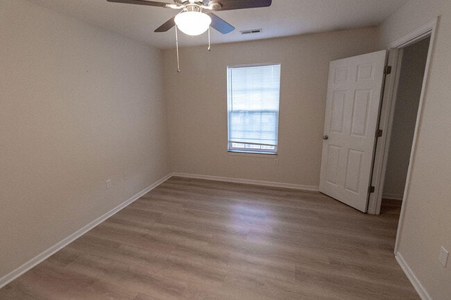 Building Photo - 1325 Godas Cir