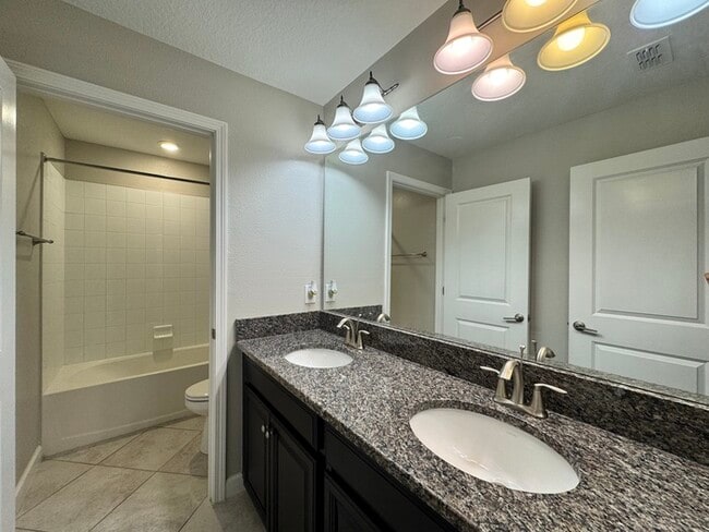 Building Photo - 4 Bedroom/3 Bathroom Enclave at Terra Bella