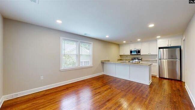 Building Photo - 3 bedroom 2 bath - SHANDON AREA!!!!!